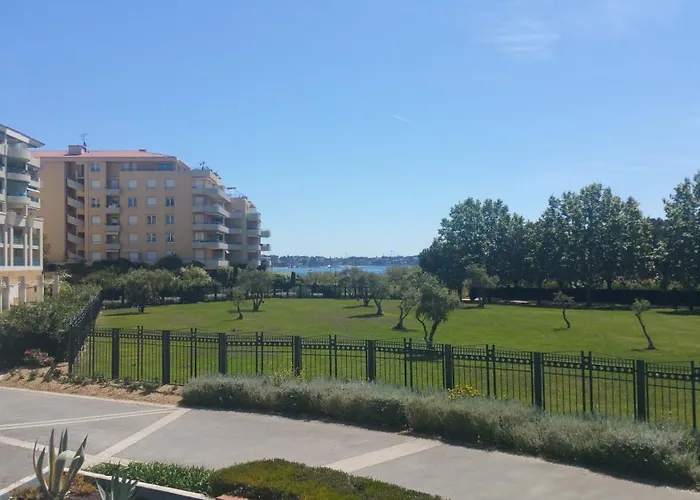 Domaine Flore Voilier * Juan-les-Pins